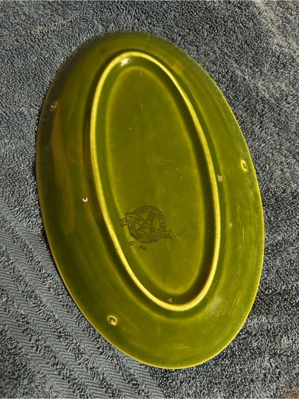 Olive Green Oval Ceramic Serving Platter - Sleek Entertaining Piece